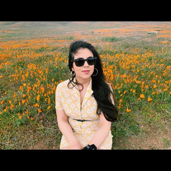 Meet your Posher, Selene - Picture 1 of 1